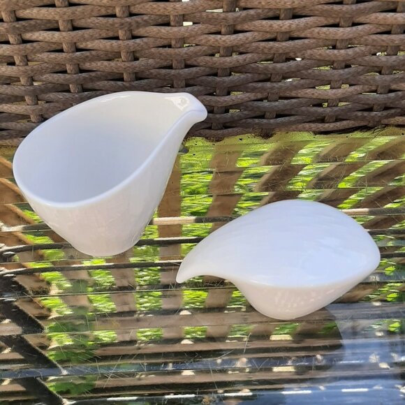 Syracuse Solario Royal Rideau China Pepper Shaker and Creamer - Picture 2 of 6